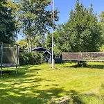 4 Bedroom Beautiful In Prázdninový dům