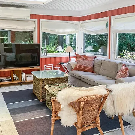 4 Bedroom Awesome In *
